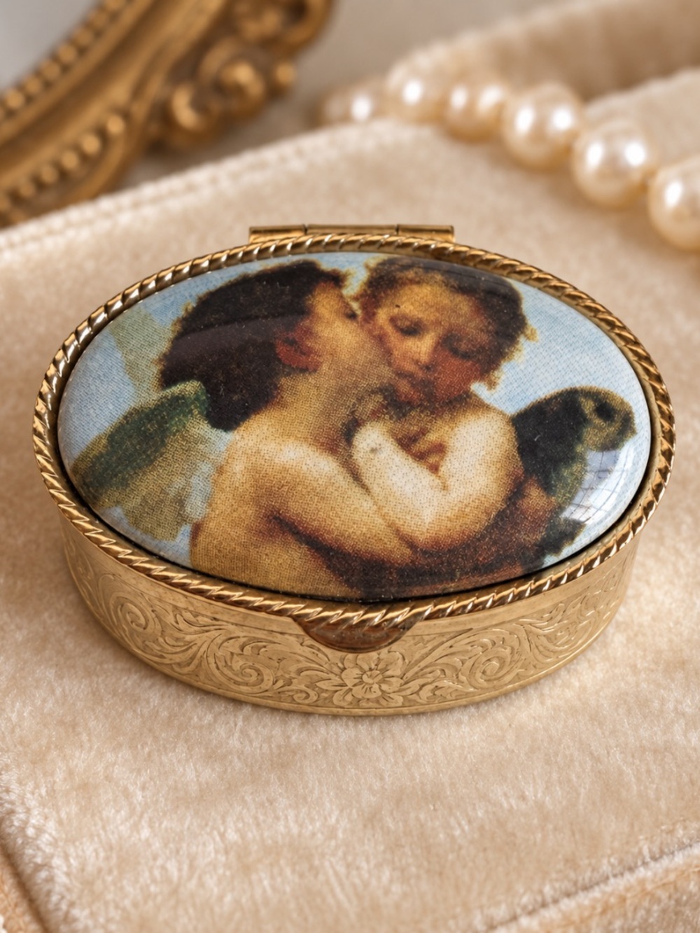 Vintage Raphael Cherub Trinket Pill Box Gold Tone Ornate Oval Jewelry Holder